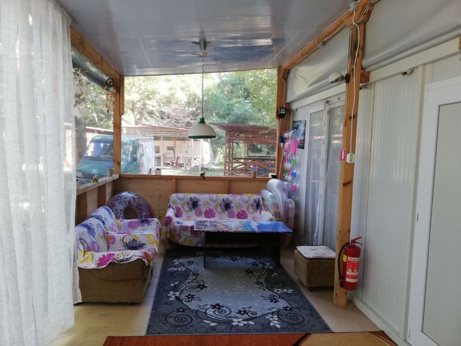 Фургон тип бунгало, позиционирано на къмпинг Атлиман - Китен