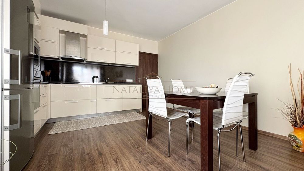 Продава се Тристаен апартамент в Бургас, Сарафово - 110 кв.м за 2200 €/кв.м - Снимка #3