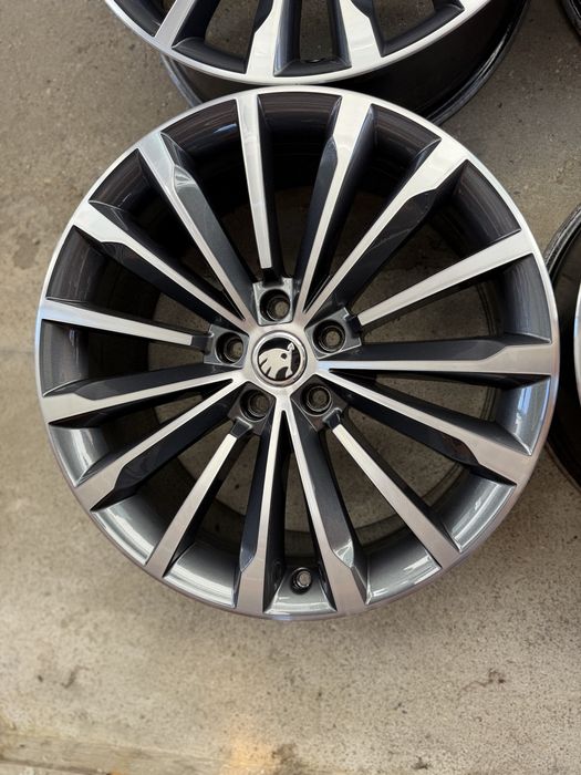 Jante Originale Skoda Superb Octavia 3V Phoenix 5x112 R19 8J ET44 Diamond Cut – Laurin & Klement