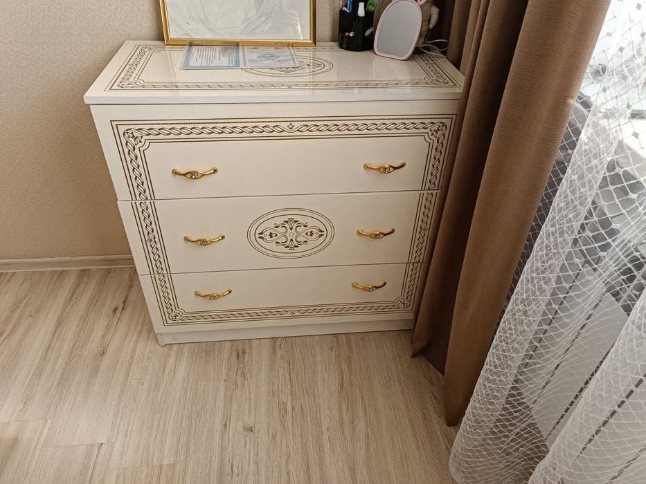 Срочно. Продам спальный гарнитур