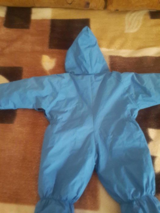 Продам комбинезон для мальчика (до года).