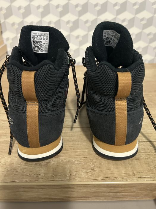 Bocanci adidas nr 30 noi