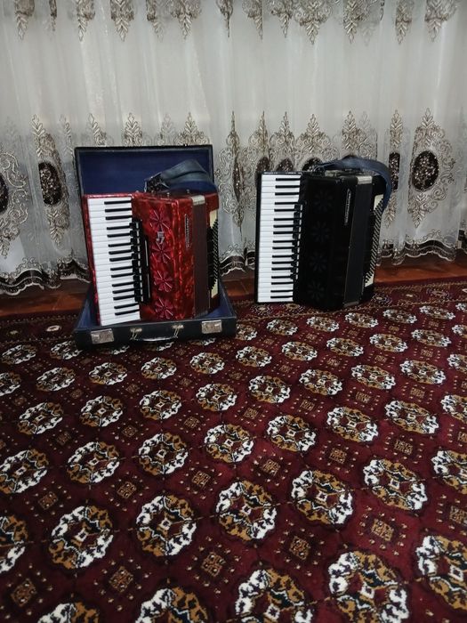 Аккардеонлар сотувда