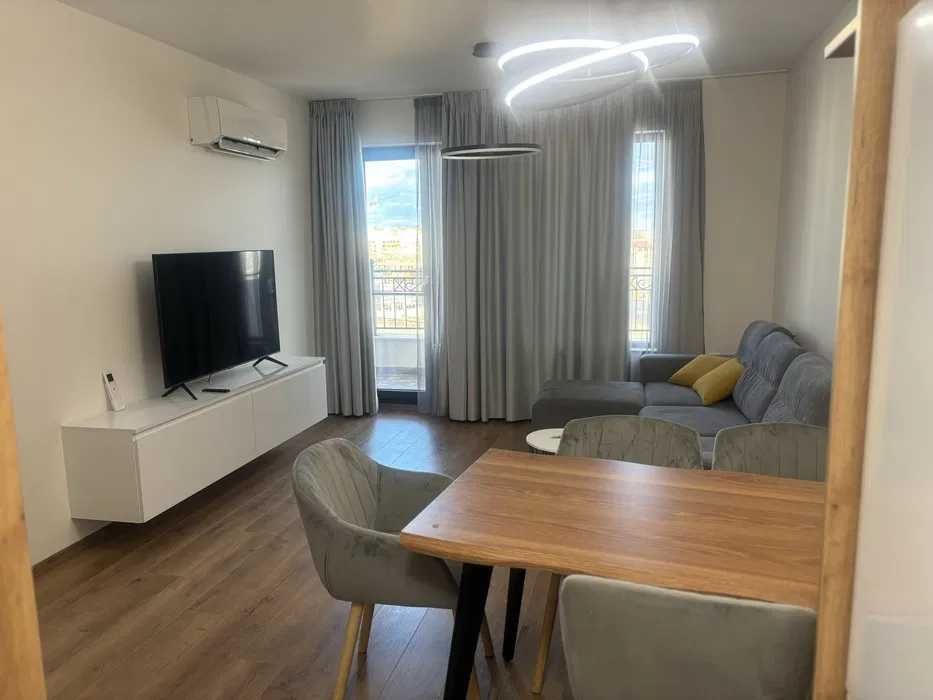 Дава се под наем Двустаен апартамент в Пловдив, Остромила - 66 кв.м за 300 € - Снимка #1