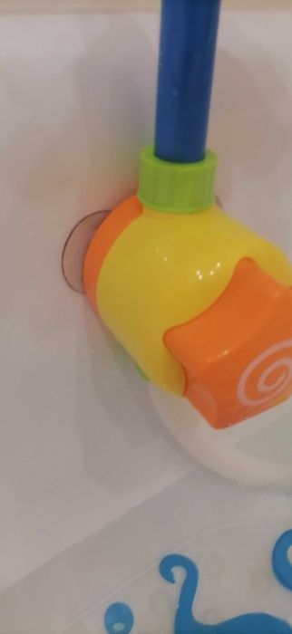 Игрушка в ванную для малыша