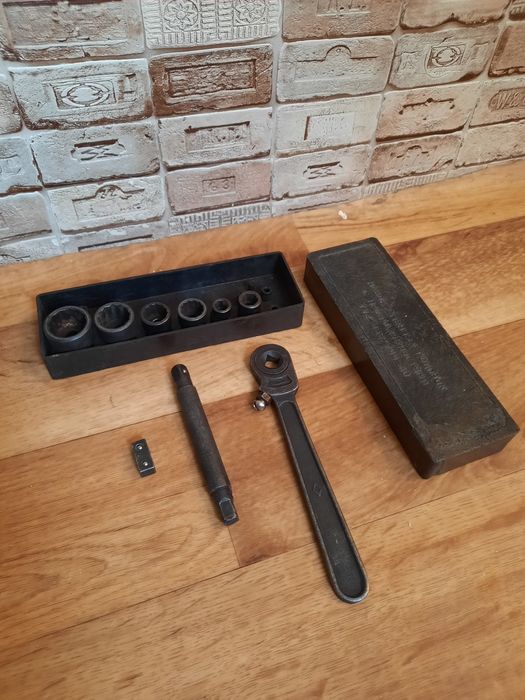 Продаю советский инструмент.