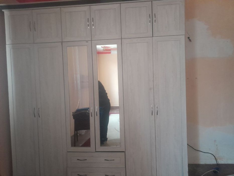 Продается шкаф для одежды