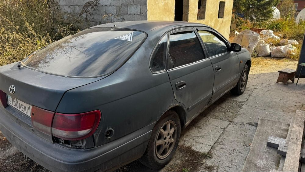 Продам автомобиль салона карина-е