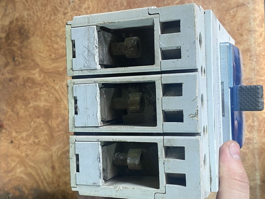 Выключатель Legrand