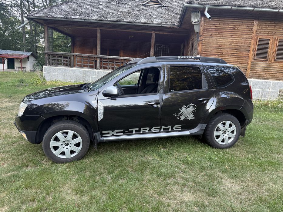Vând Dacia  Duster