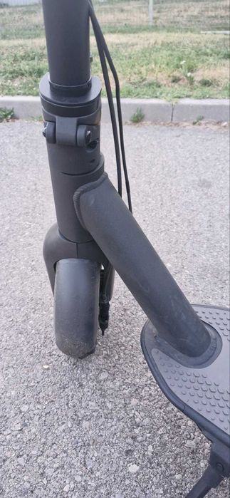 Ninebot MAX G30 - с нова батерия и спукана гума