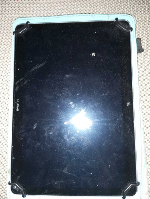 Два таблета Huawei