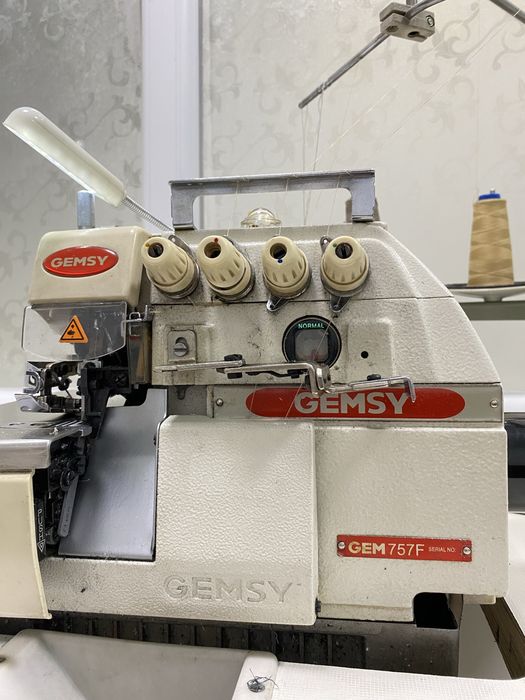 Швейные машинки и оверлок пятониточны