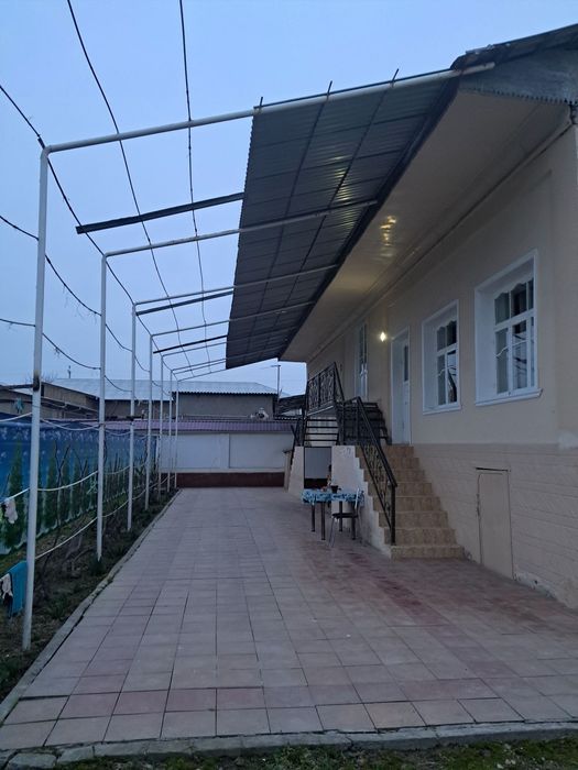Hovli uy arendaga beriladi solnechnida