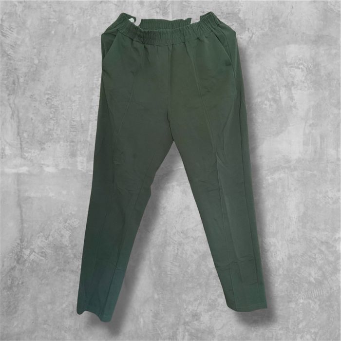 Спортивный трикотажный женский костюм