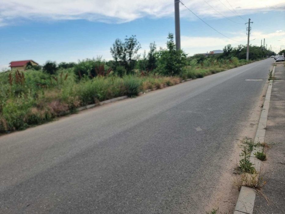 Teren intravilan 2762 mp Clinceni, asfalt și curent, acte la zi