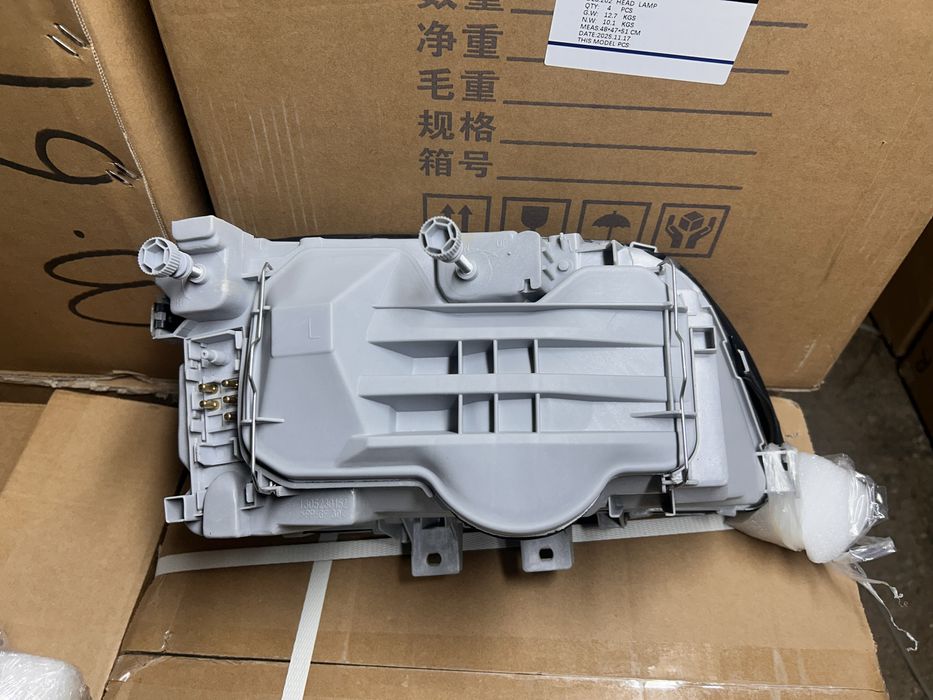 Mercedes-202 C Фара