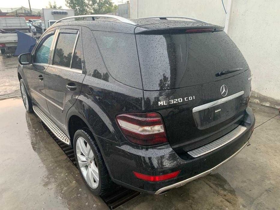 Dezmembrez mercedes ml 320 cdi ML w164 facelift/bara fata facelift