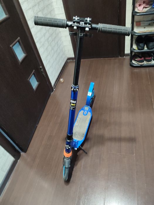 Продам самокат подростковый.