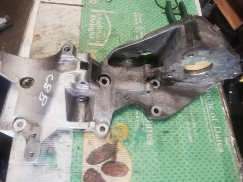 Suport accesorii alternator vw Passat b6 b7 cc 2.0tdi cbb cba cbab cbd