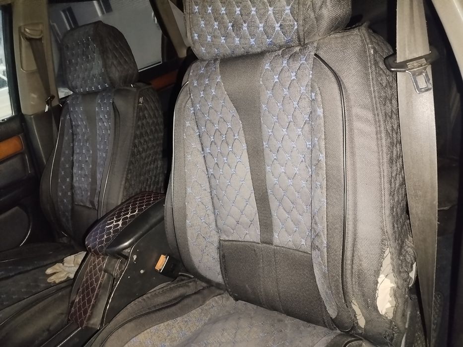 Продам авточехлы, состояние хорошее .