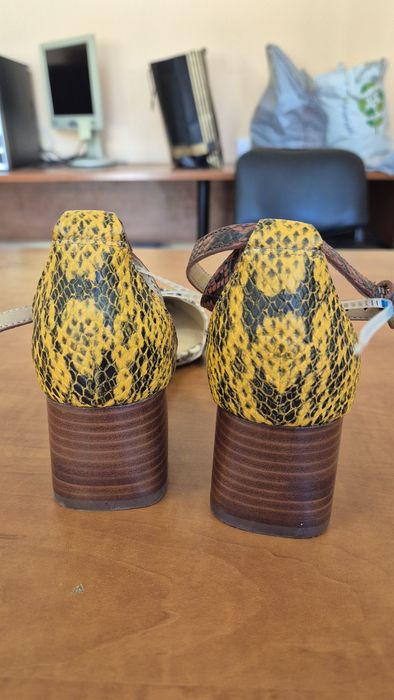 Дамски сандали,нови,естествена кожа,номер 38