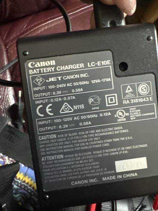 Продам видео (фото) камеру “Canon” EOS1100D