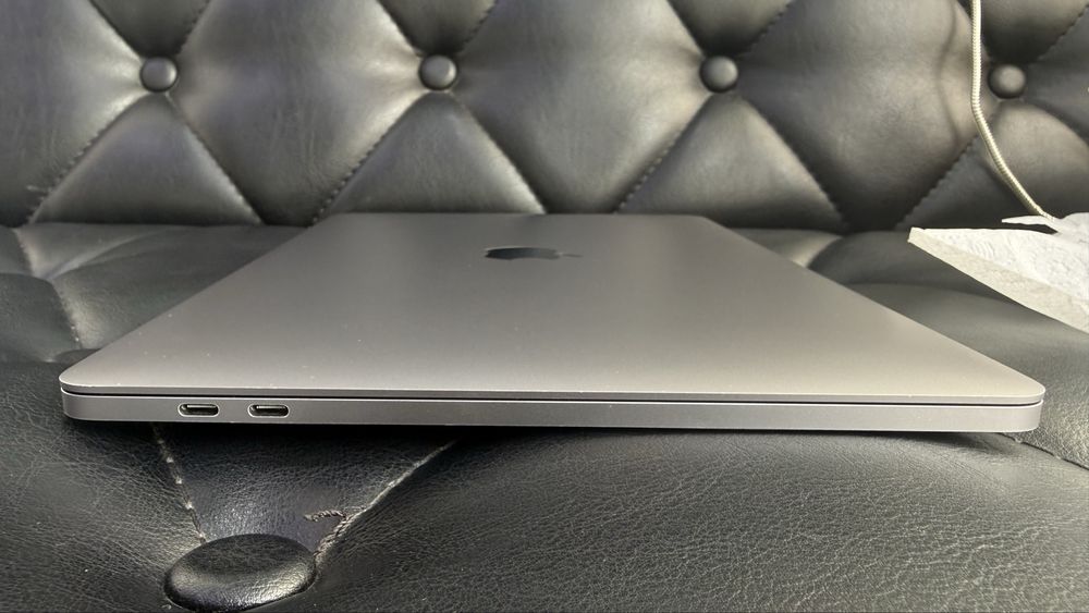 Apple MacBook pro M1 2020 в идеальном состоянии