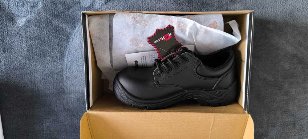 Нови обувки размер 37 работни