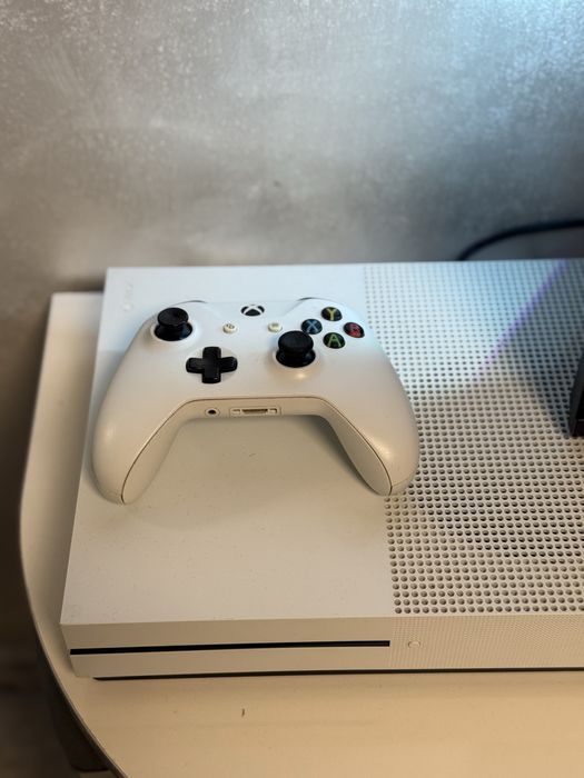 XBOX ONE S 500gb