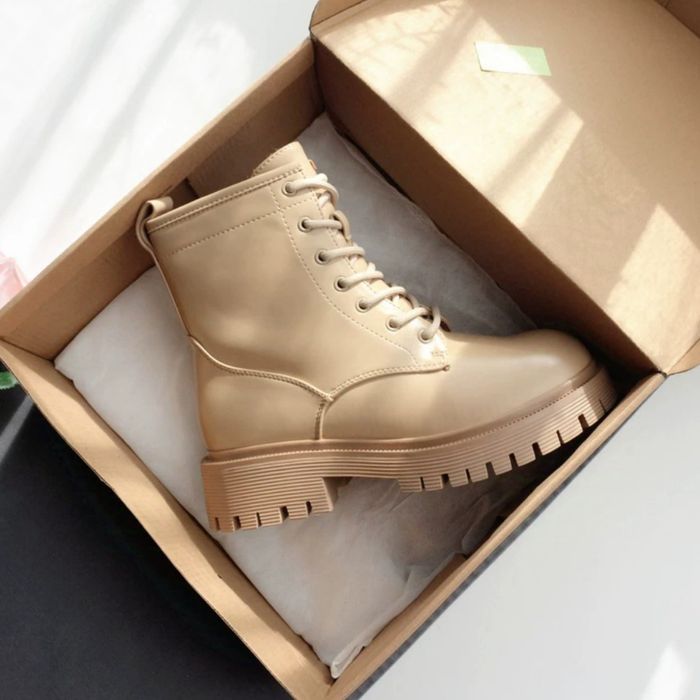 Женские зимние ботинки