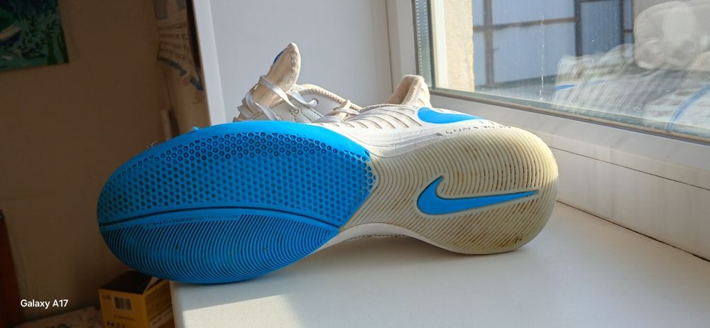 Продам LUNAR GATO футзалки