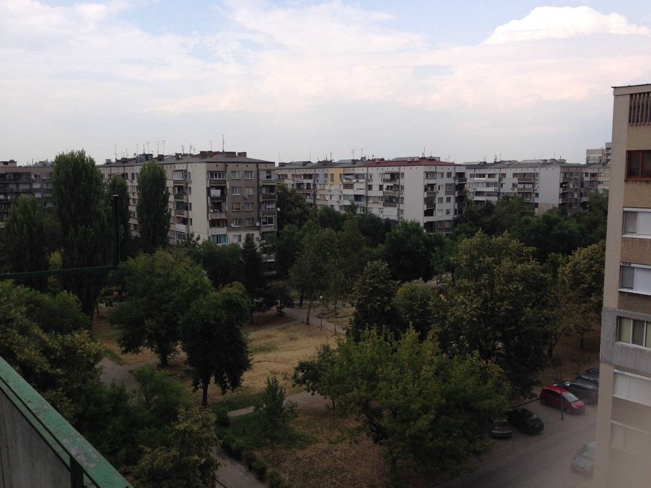 Продавам тристаен до Събота Пазар