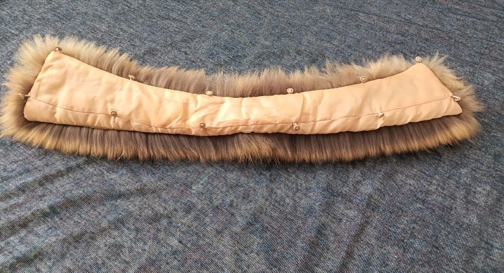 Продам меховой воротник, новый, на пуговицах