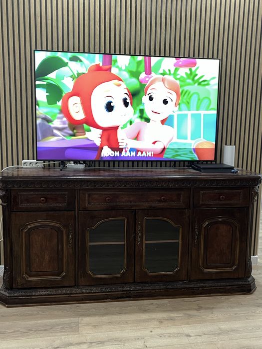 Деревянный тумба-шкаф под телевизор б/у