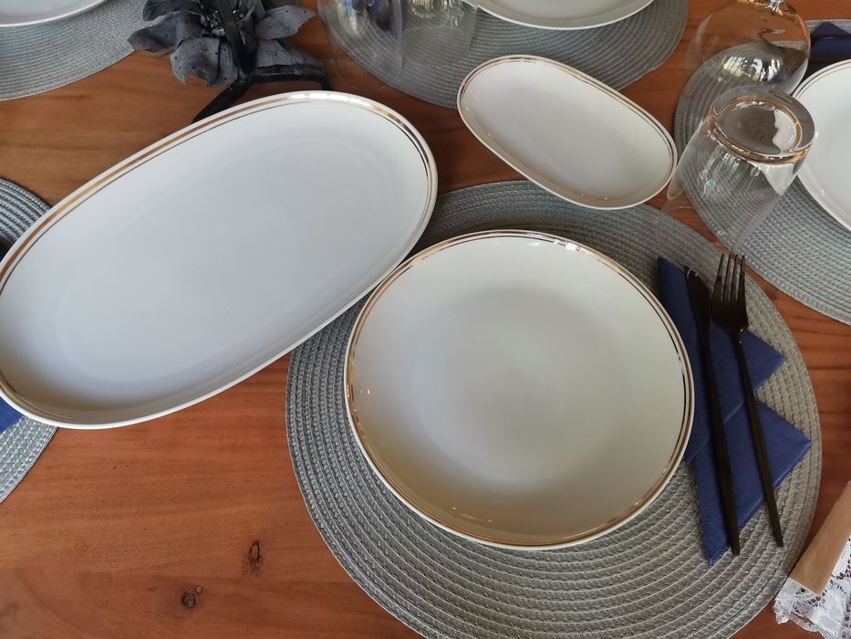 Български порцеланов сервиз