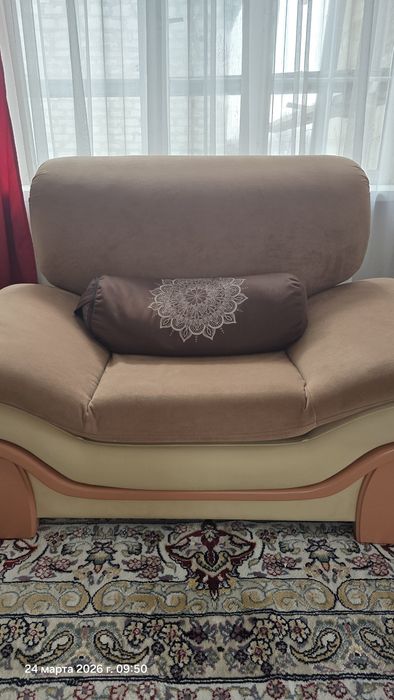 Продаю диван с креслом