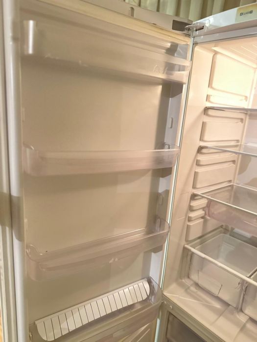 Продам Холодильник Indesit