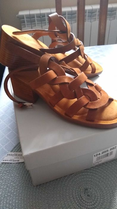 Велурени сандали CLERGERIE PARIS, номер 37.5, нови