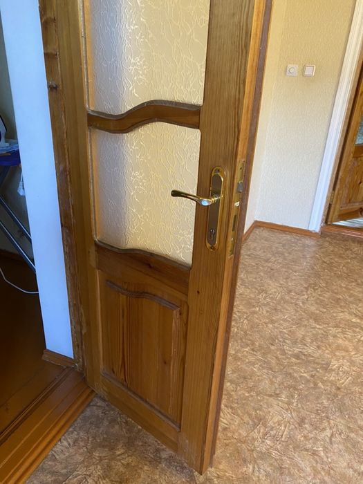 Продам двери межкомнатные