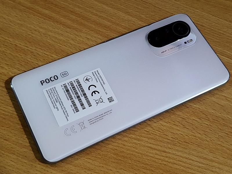 Poco f5 12 256gb. Poco f3 Arctic White. Poco f3 8/256 Arctic White. Poco f3 серебристый. Poco 3c 128gb в руке.