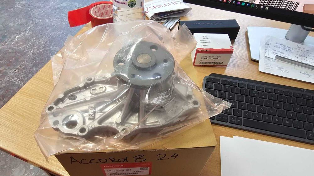 Оригинална Водна Помпа за Акорд 8 - БЕНЗИН