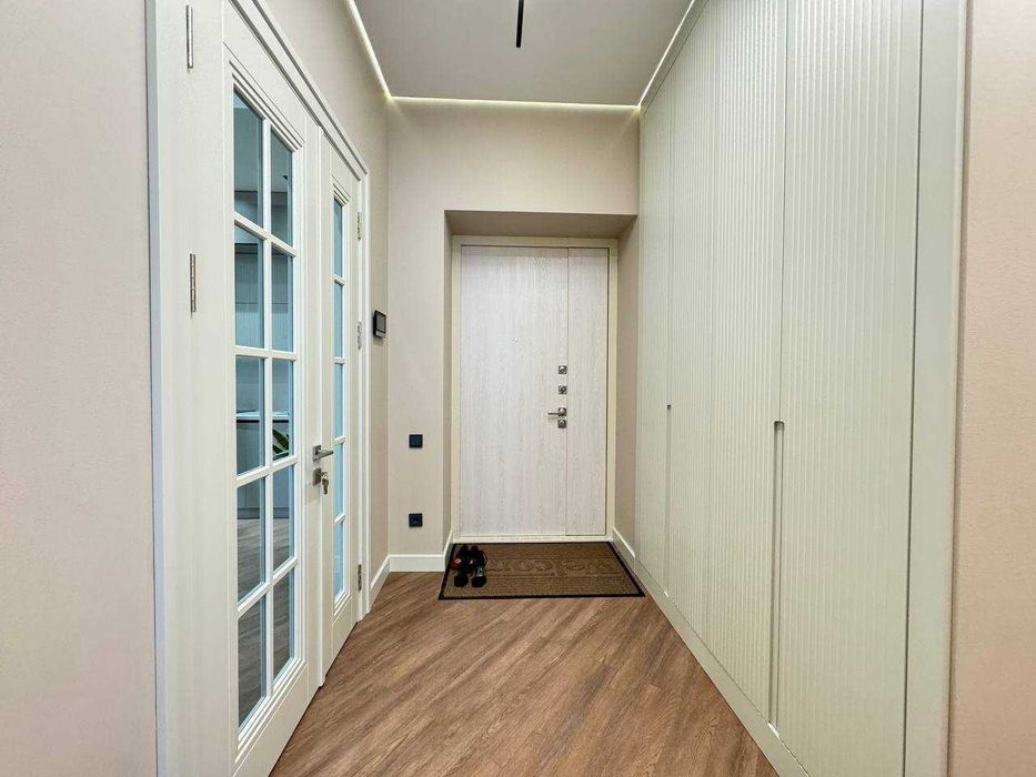 4в3-комн. квартира 90 м², Ц-5, 2/4, дорогой ремонт