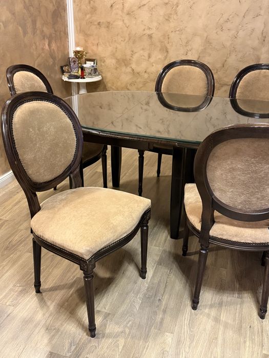 Masa extensibila din lemn masiv + 6 scaune Mobexpert
