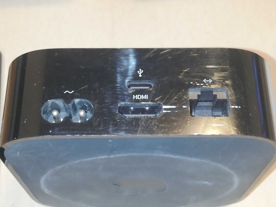 Apple TV Gen. 4 A1625 32GB OS 18.5 Media player complet telecomanda