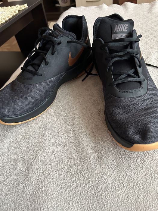 Nike  air max infuriate