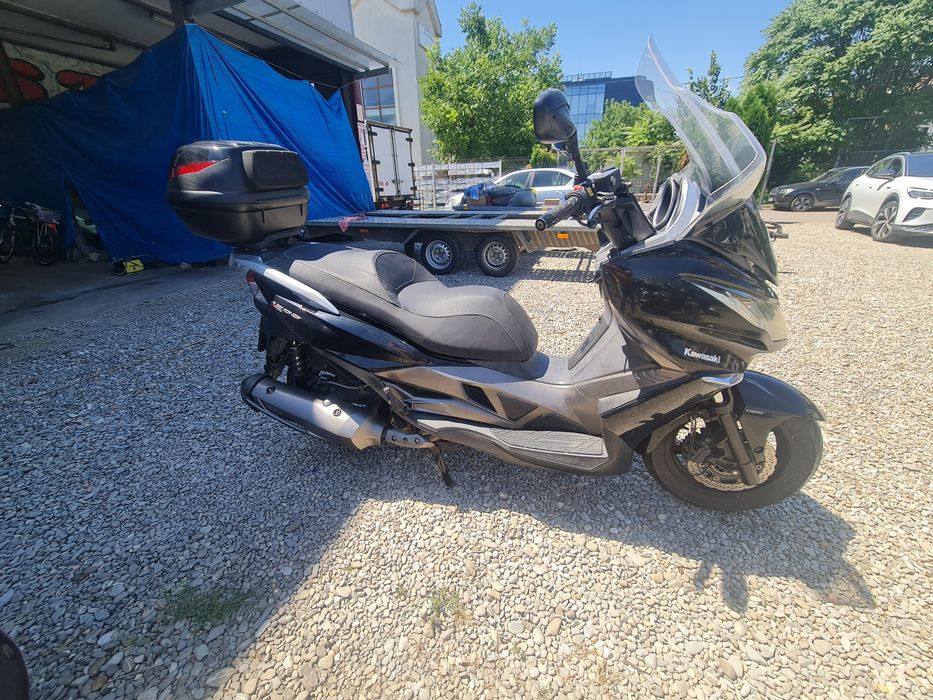 Vind scuter Kawasaki R-300