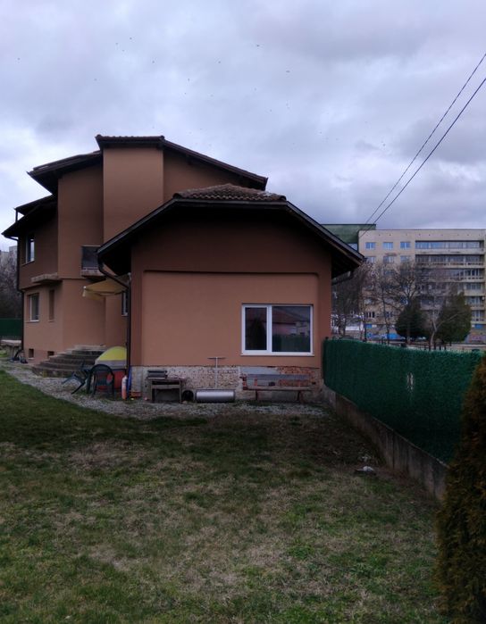 Продава се Къща в Кюстендил, Герена - 235 кв.м за 684 €/кв.м - Снимка #2