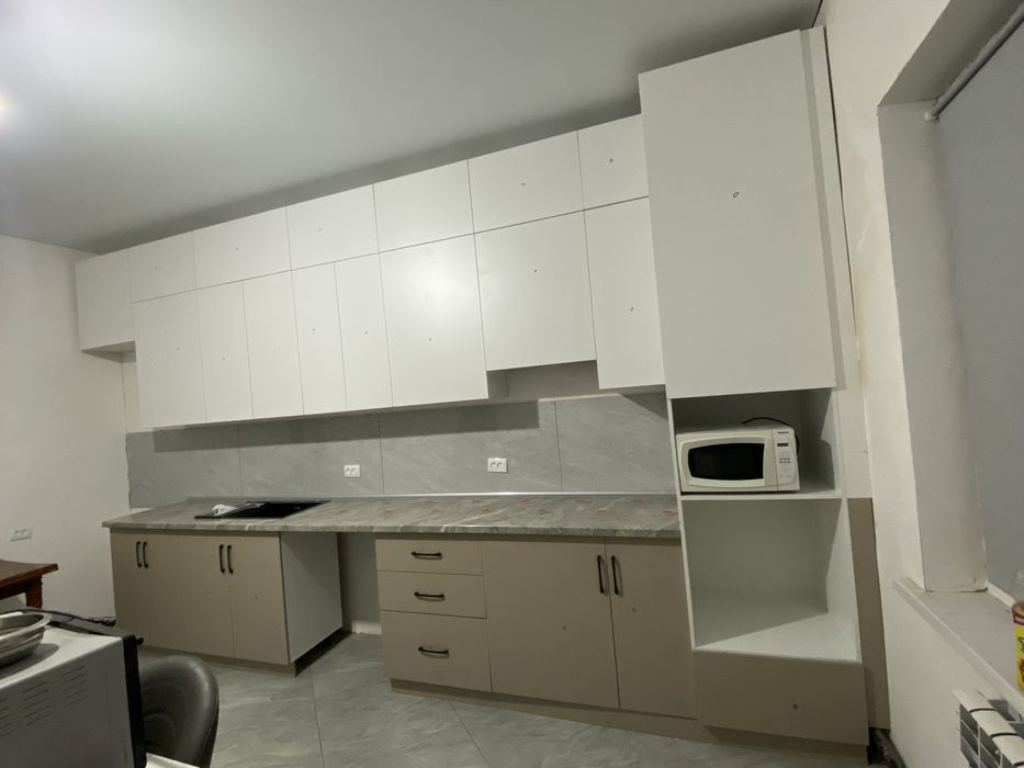 Кухня, шкаф, прихожая