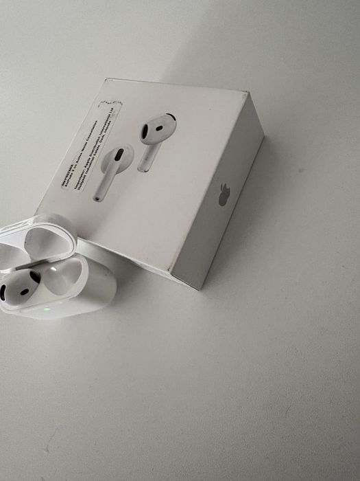air pods 4(casca stanga+carcasa)